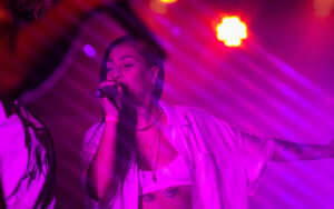 Fotografia do show de Karol de Souza no Sesc Pompeia
