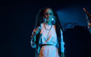 Fotografia do show de Karol de Souza no Sesc Pompeia