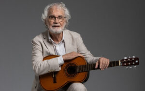 Fotografia colorida de Renato Teixeira por Fabio Nunes