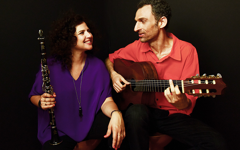 Fotografia colorida de Anat Cohen e Marcello Gonçalves por Shervin Lainez