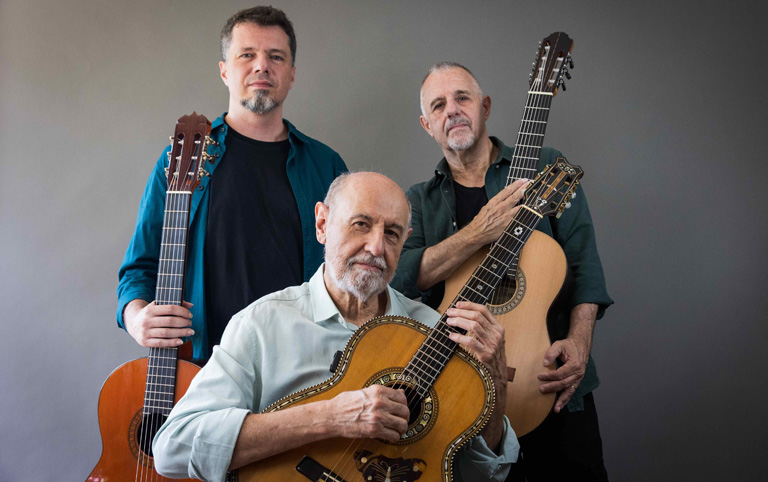 Fotografia colorida de Paulo Bellinati Trio - Toca Garoto - divulgação Sala Crisantempo