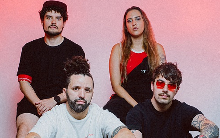 Fotografia colorida de Almada por Divulgação Festival João Rock 2025