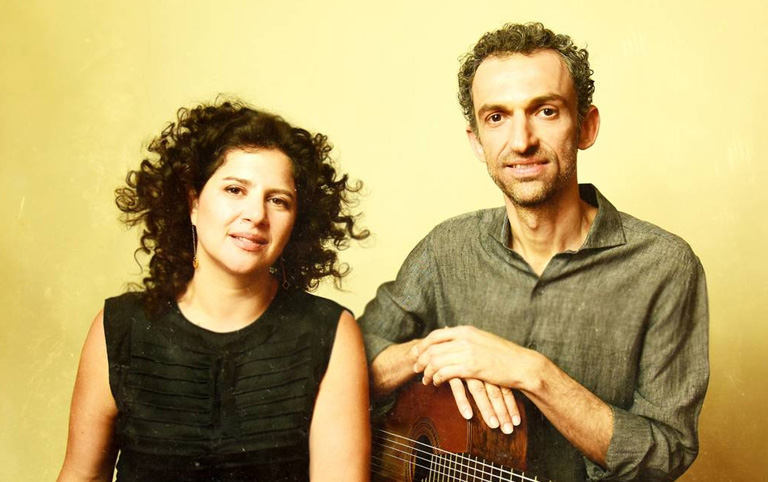 Fotografia colorida de Anat Cohen e Marcello Gonçalves por Shervin Lainez