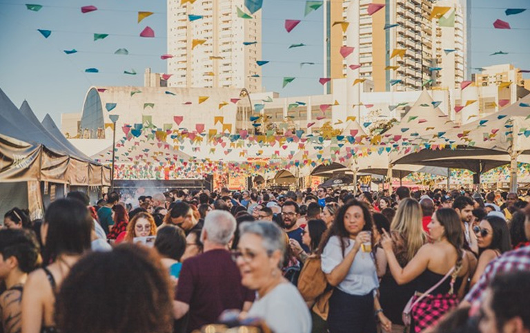 Fotografia colorida de Festa Junina Memorial da América Latina - Divulgação