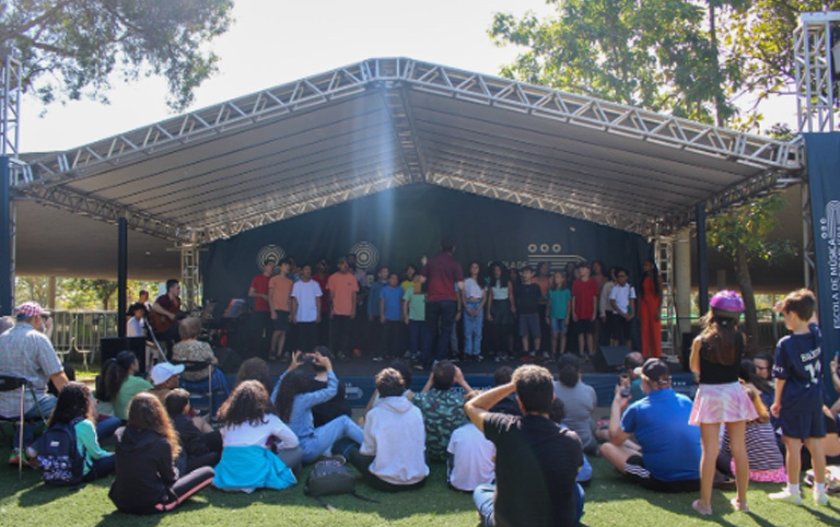 Fotografia colorida de Música no Parque - Parque Ibirapuera - por Urbia Parques