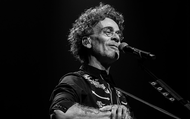 Fotografia em preto e branco de Nando Reis por Diogo França - @difgomez