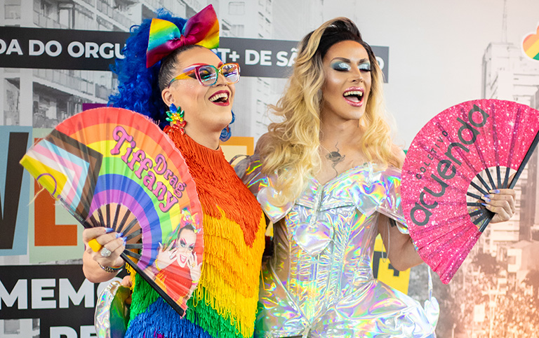 Fotografia colorida do lançamento da Parada SP 2025 por Diogo França - @difgomez