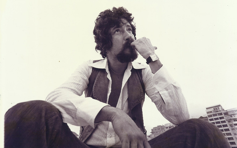 Fotografia colorida de Raul Seixas por Frederico Mendes